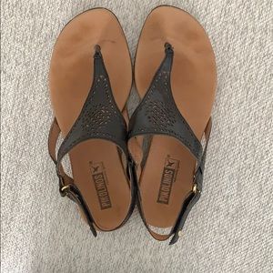 Pikolinos sandals